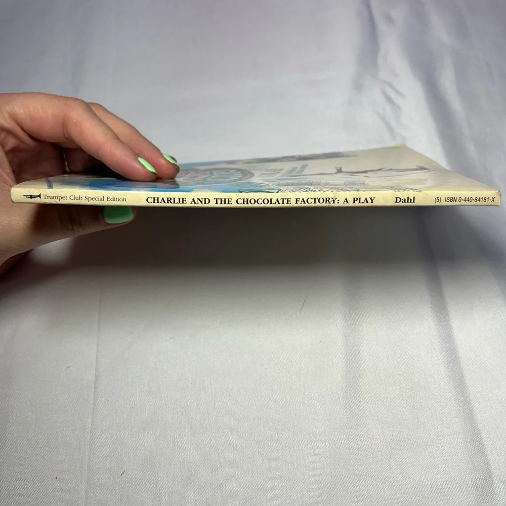 Vintage 1976 Charlie & the‎ Chocolate Factory Play Richard George PB Book